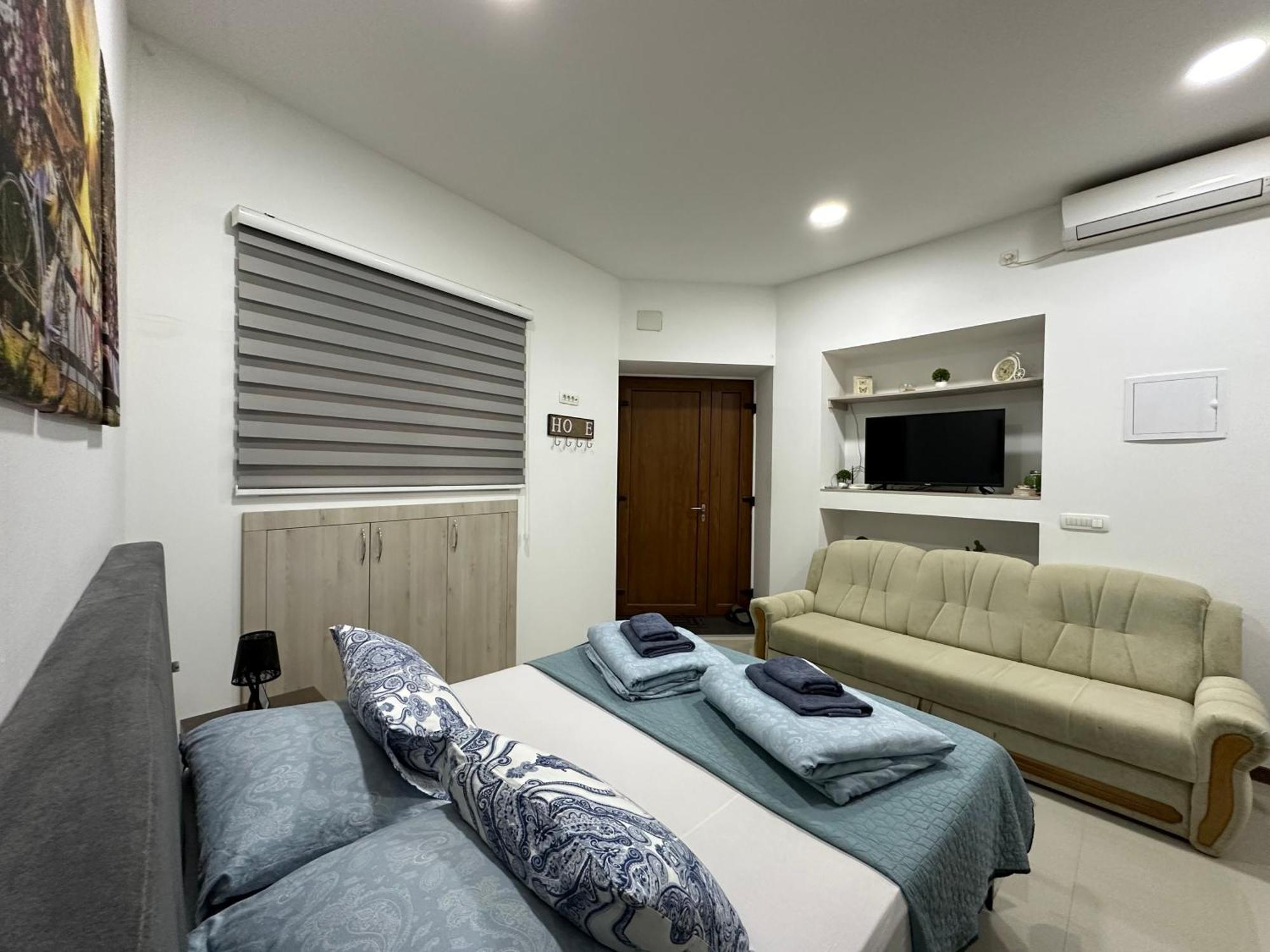 Studio Apartment In Old Town- With Parking 莫斯塔尔 外观 照片